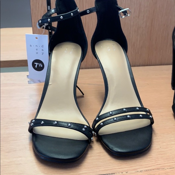 Heels - Picture 1 of 1